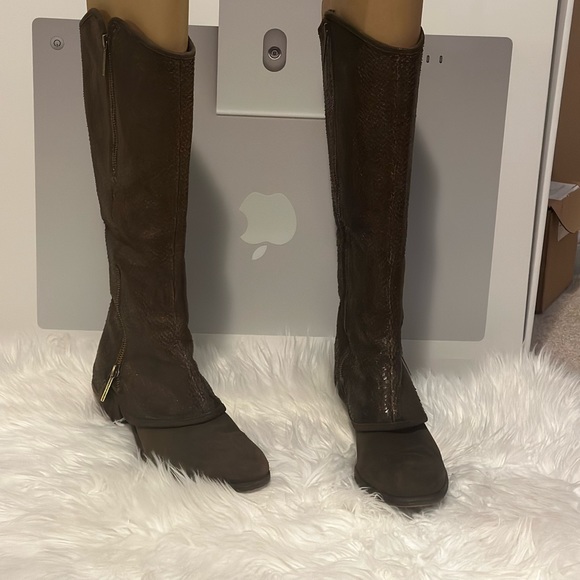 BLACK FRIYAY!!Donald  Pliner, knee-high, genuine snake skin Brown worn with love - Picture 12 of 12